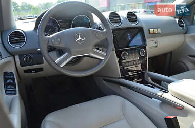 Внедорожник / Кроссовер Mercedes-Benz M-Class 2011 в 