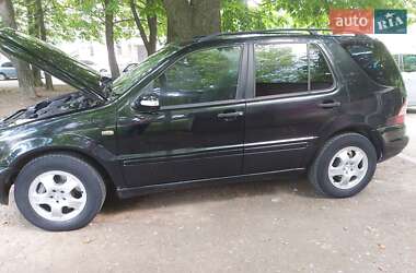 Внедорожник / Кроссовер Mercedes-Benz M-Class 2002 в 