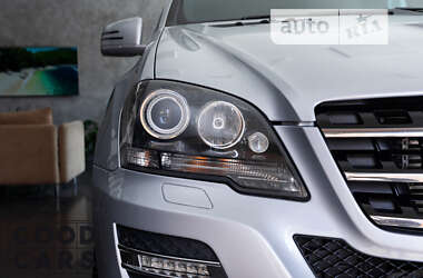 Позашляховик / Кросовер Mercedes-Benz M-Class 2011 в 