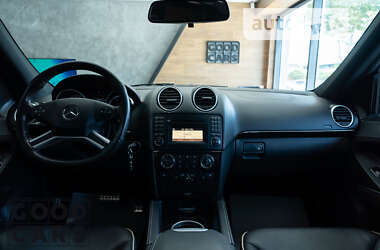 Позашляховик / Кросовер Mercedes-Benz M-Class 2011 в 