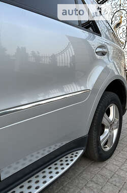 Внедорожник / Кроссовер Mercedes-Benz M-Class 2005 в 