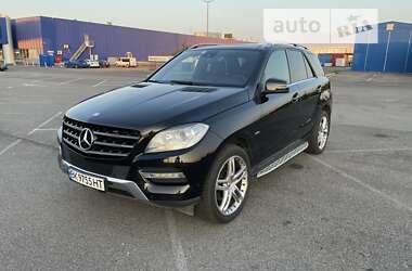 Внедорожник / Кроссовер Mercedes-Benz M-Class 2011 в Ровно