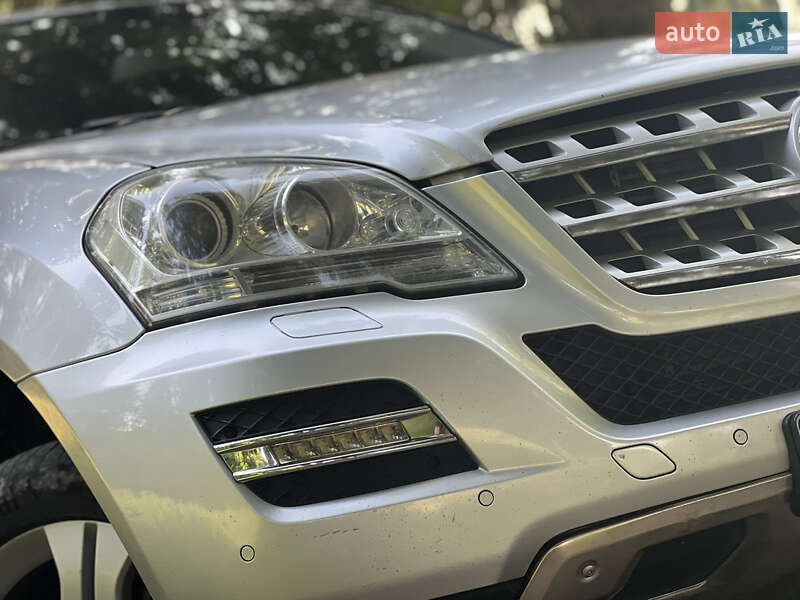 Внедорожник / Кроссовер Mercedes-Benz M-Class 2010 в Межгорье фото 8 Внедорожник / Кроссовер Mercedes-Benz M-Class 2010 в Межгорье