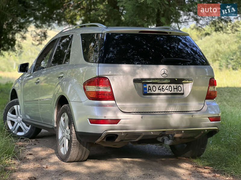 Внедорожник / Кроссовер Mercedes-Benz M-Class 2010 в Межгорье