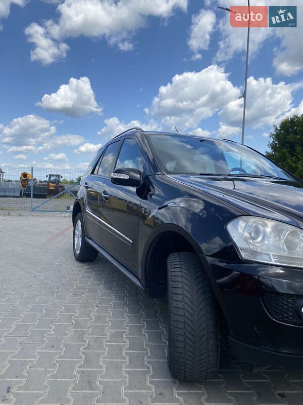 Внедорожник / Кроссовер Mercedes-Benz M-Class 2008 в Луцке