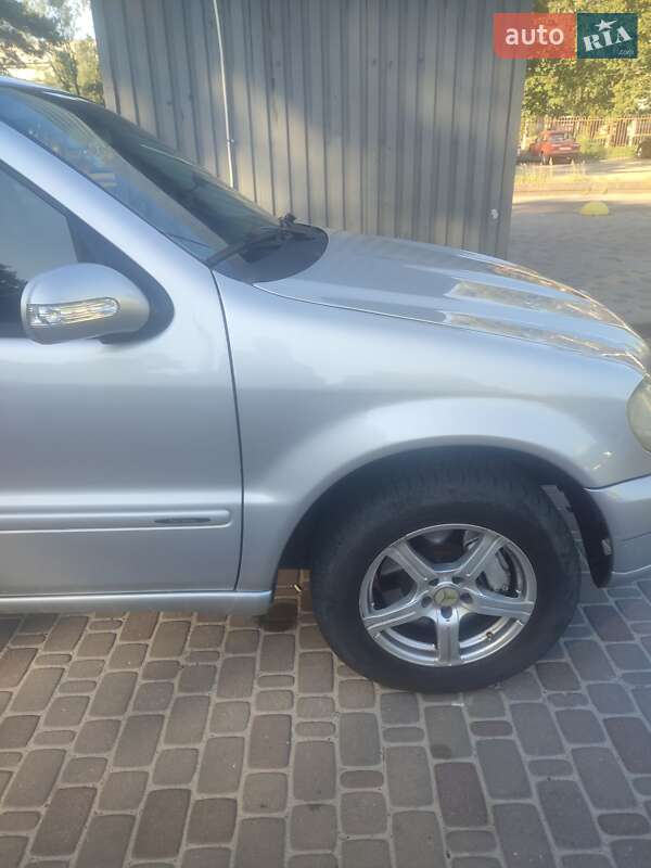 Позашляховик / Кросовер Mercedes-Benz M-Class 2004 в Броварах