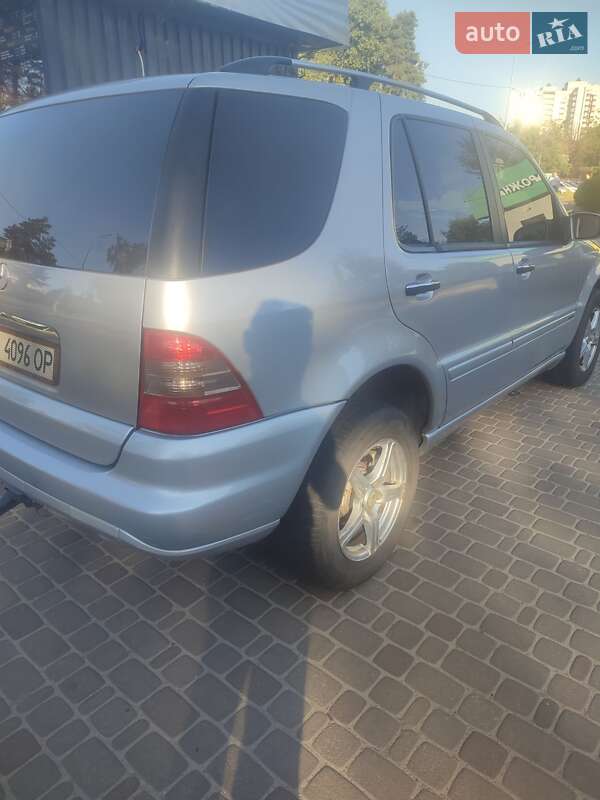 Позашляховик / Кросовер Mercedes-Benz M-Class 2004 в Броварах