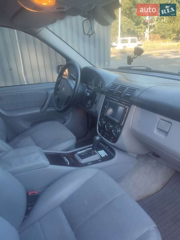 Позашляховик / Кросовер Mercedes-Benz M-Class 2004 в Броварах