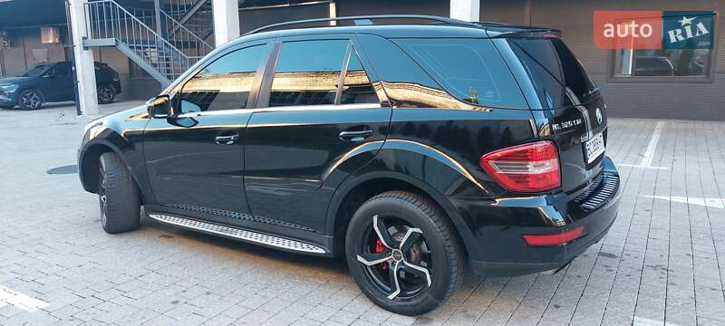 Внедорожник / Кроссовер Mercedes-Benz M-Class 2009 в Львове