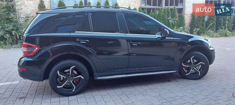 Внедорожник / Кроссовер Mercedes-Benz M-Class 2009 в Львове