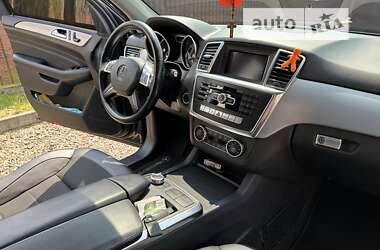 Внедорожник / Кроссовер Mercedes-Benz M-Class 2013 в 