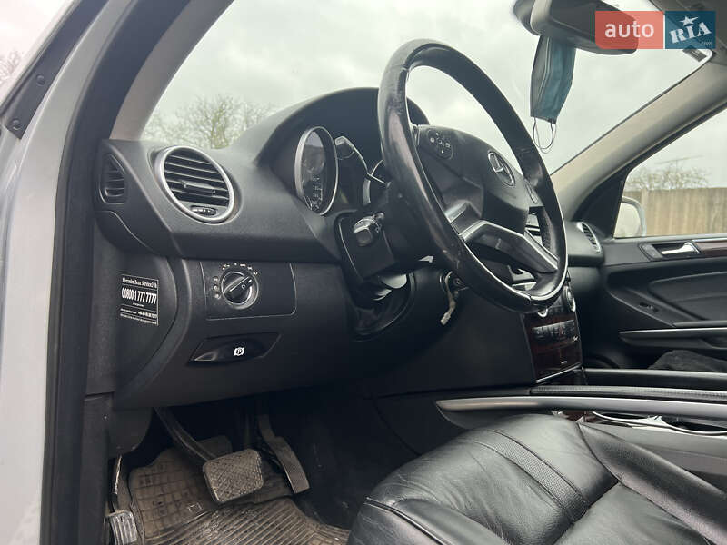 Внедорожник / Кроссовер Mercedes-Benz M-Class 2009 в Долинской
