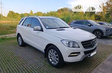 Внедорожник / Кроссовер Mercedes-Benz M-Class 2013 в 