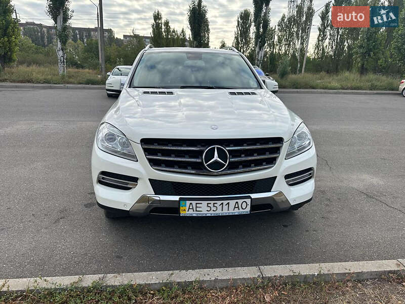 Внедорожник / Кроссовер Mercedes-Benz M-Class 2013 в Кривом Роге