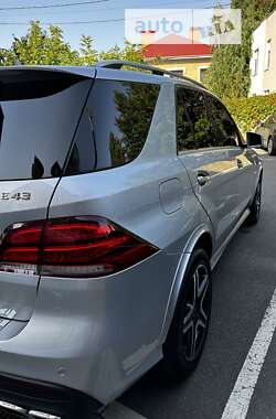 Позашляховик / Кросовер Mercedes-Benz M-Class 2015 в 