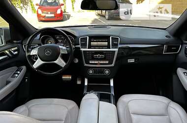 Позашляховик / Кросовер Mercedes-Benz M-Class 2015 в 