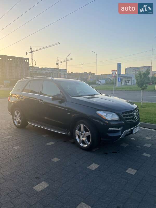 Внедорожник / Кроссовер Mercedes-Benz M-Class 2011 в Ужгороде