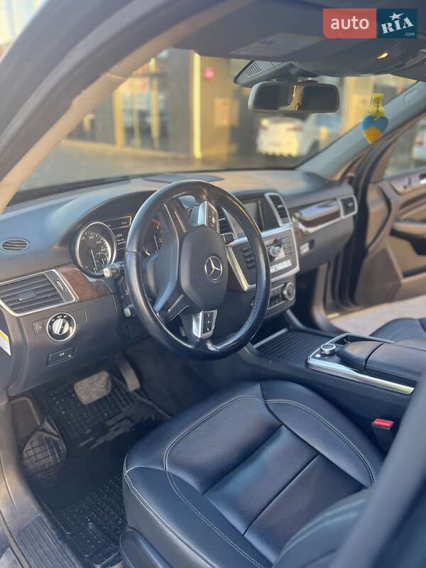 Внедорожник / Кроссовер Mercedes-Benz M-Class 2011 в Ужгороде
