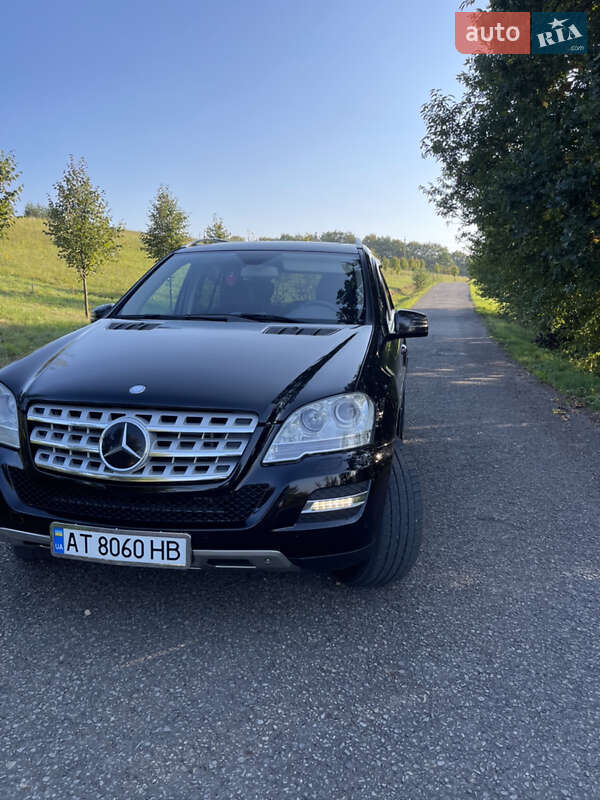 Позашляховик / Кросовер Mercedes-Benz M-Class 2010 в Болехові