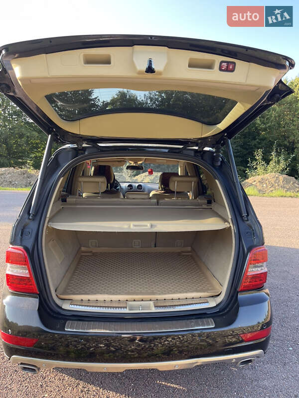 Позашляховик / Кросовер Mercedes-Benz M-Class 2010 в Болехові
