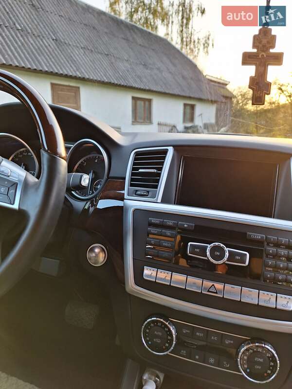 Внедорожник / Кроссовер Mercedes-Benz M-Class 2012 в Рахове