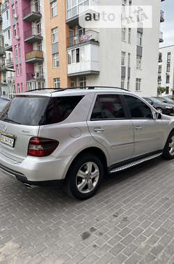 Внедорожник / Кроссовер Mercedes-Benz M-Class 2005 в 