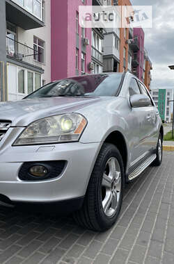Внедорожник / Кроссовер Mercedes-Benz M-Class 2005 в 