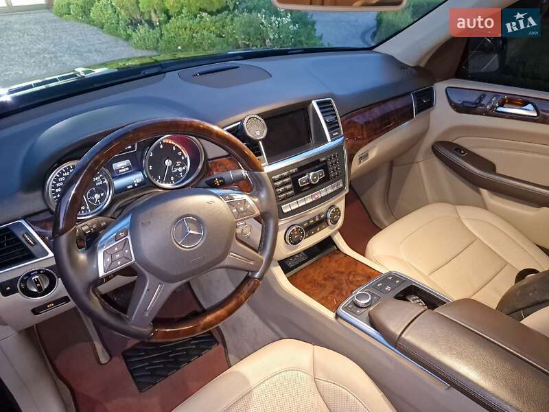 Внедорожник / Кроссовер Mercedes-Benz M-Class 2015 в Днепре