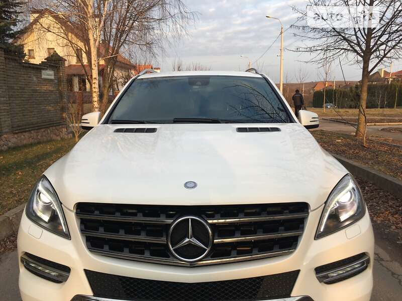 Внедорожник / Кроссовер Mercedes-Benz M-Class 2015 в Луцке