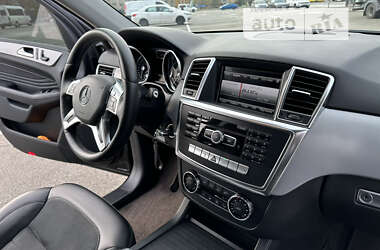 Внедорожник / Кроссовер Mercedes-Benz M-Class 2013 в 