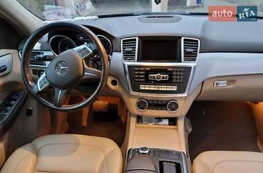 Внедорожник / Кроссовер Mercedes-Benz M-Class 2011 в Черновцах