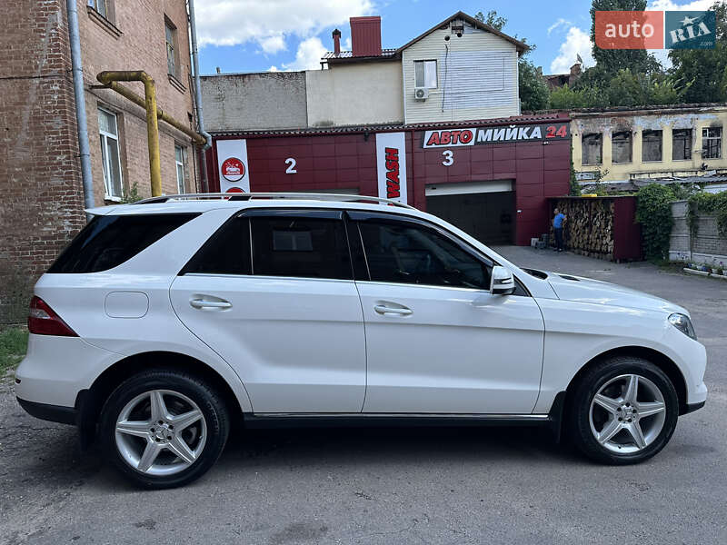 Внедорожник / Кроссовер Mercedes-Benz M-Class 2014 в 