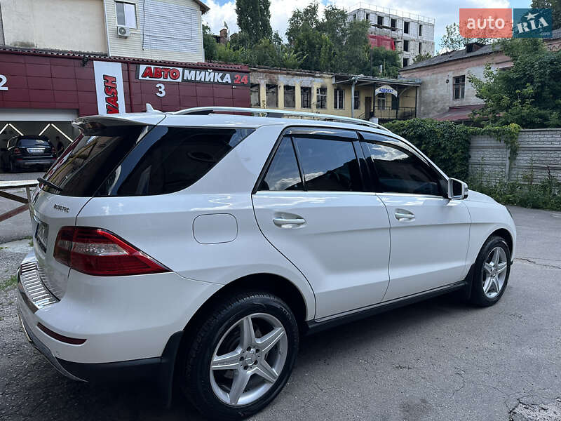 Позашляховик / Кросовер Mercedes-Benz M-Class 2014 в Харкові