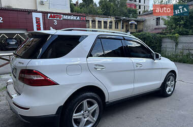 Внедорожник / Кроссовер Mercedes-Benz M-Class 2014 в 