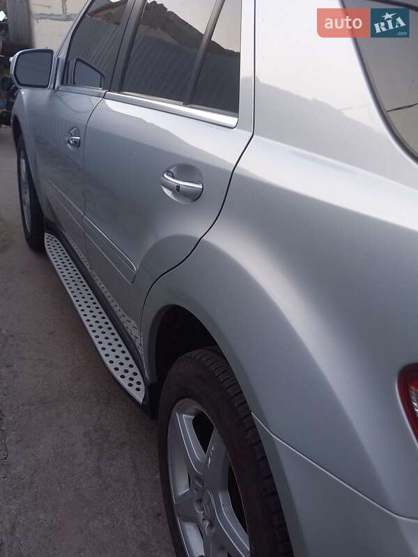 Внедорожник / Кроссовер Mercedes-Benz M-Class 2009 в Ахтырке