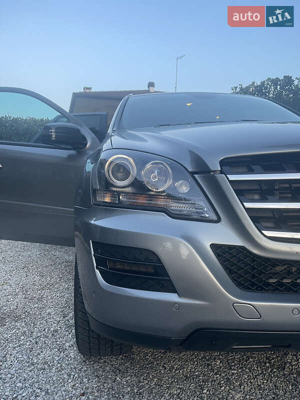 Внедорожник / Кроссовер Mercedes-Benz M-Class 2011 в Бродах