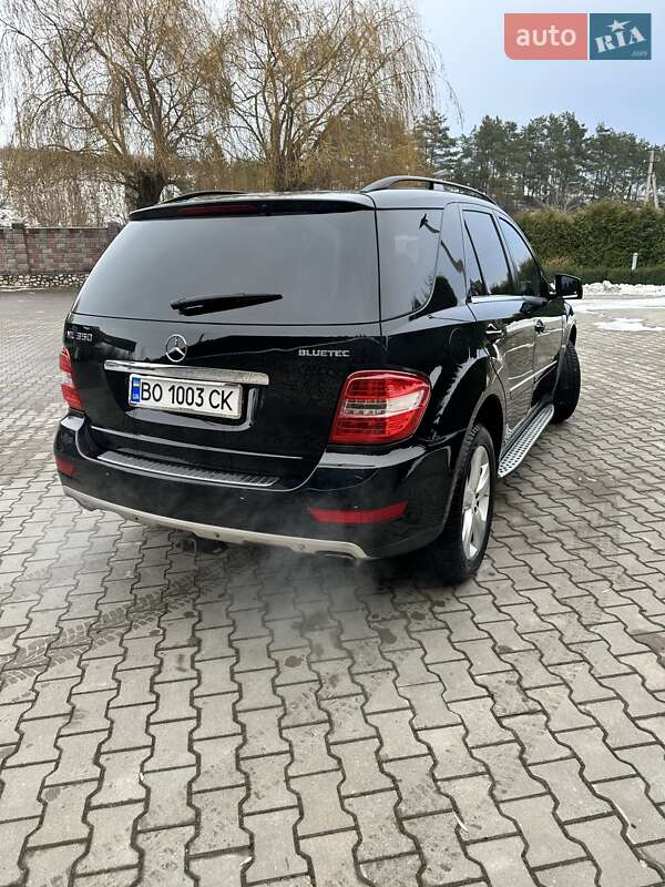 Внедорожник / Кроссовер Mercedes-Benz M-Class 2011 в Тернополе