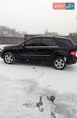 Внедорожник / Кроссовер Mercedes-Benz M-Class 2011 в Умани