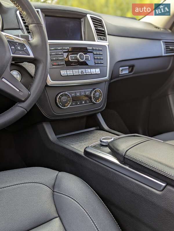 Внедорожник / Кроссовер Mercedes-Benz M-Class 2014 в Киеве