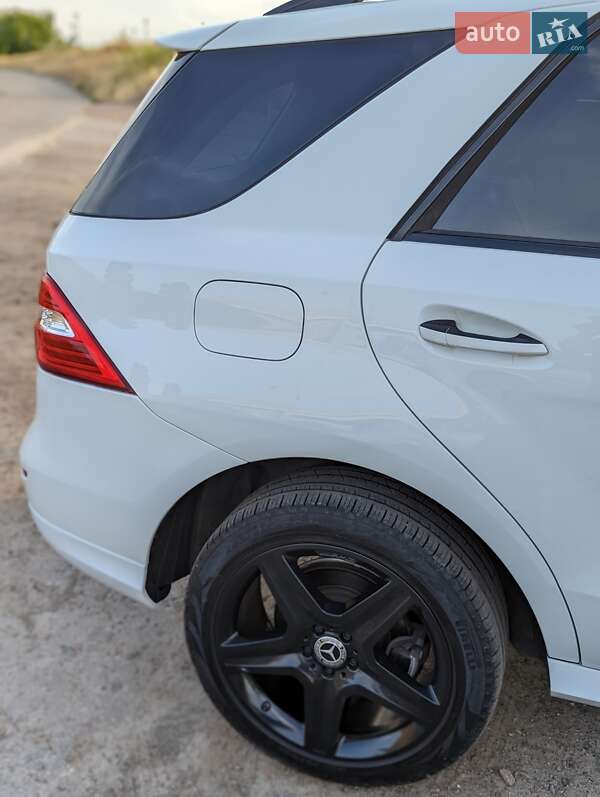 Внедорожник / Кроссовер Mercedes-Benz M-Class 2014 в Киеве