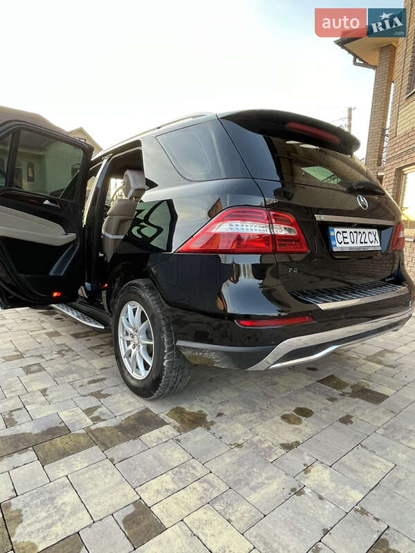 Внедорожник / Кроссовер Mercedes-Benz M-Class 2013 в Сторожинце