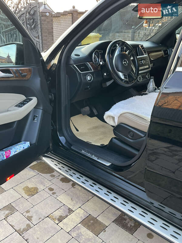 Внедорожник / Кроссовер Mercedes-Benz M-Class 2013 в Сторожинце