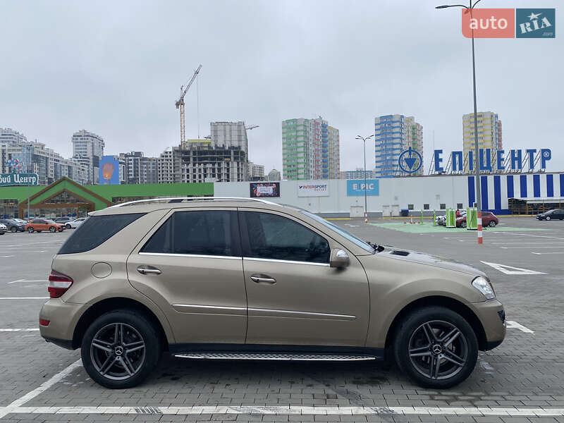 Позашляховик / Кросовер Mercedes-Benz M-Class 2009 в Одесі