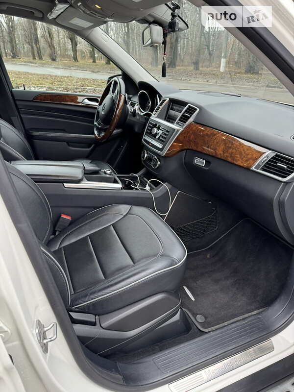 Внедорожник / Кроссовер Mercedes-Benz M-Class 2012 в Броварах