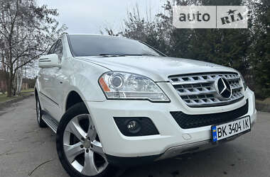 Внедорожник / Кроссовер Mercedes-Benz M-Class 2010 в Ровно