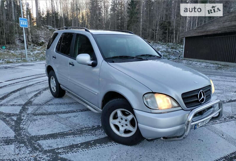 Позашляховик / Кросовер Mercedes-Benz M-Class 2000 в Яготині