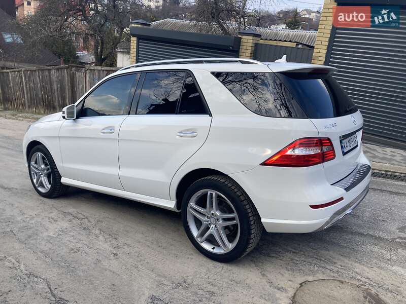 Внедорожник / Кроссовер Mercedes-Benz M-Class 2015 в Киеве