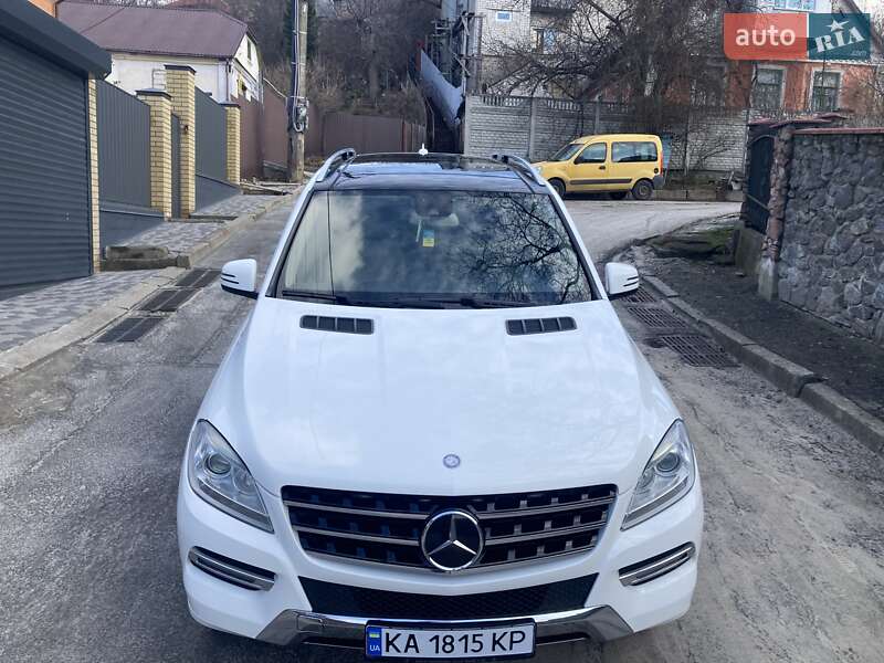 Внедорожник / Кроссовер Mercedes-Benz M-Class 2015 в Киеве