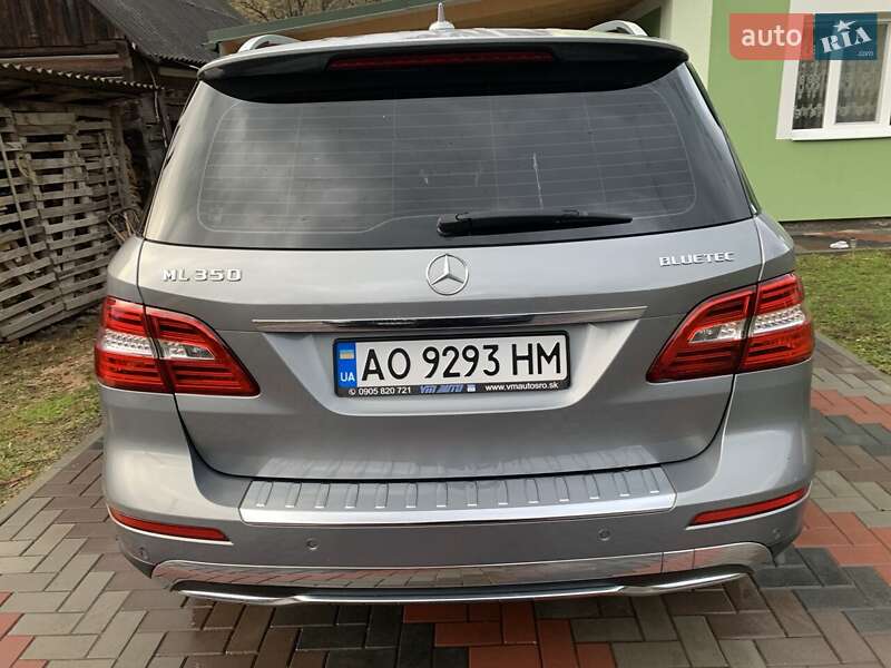 Позашляховик / Кросовер Mercedes-Benz M-Class 2011 в Рахові