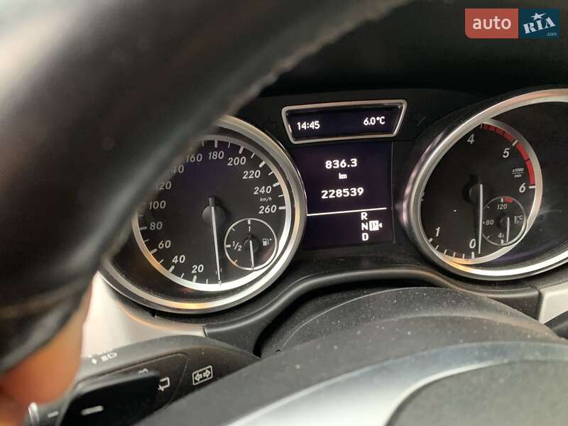 Позашляховик / Кросовер Mercedes-Benz M-Class 2011 в Рахові